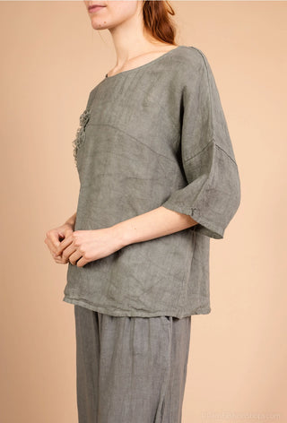 linen tee - floral - khaki