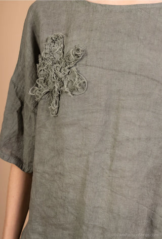 linen tee - floral - khaki