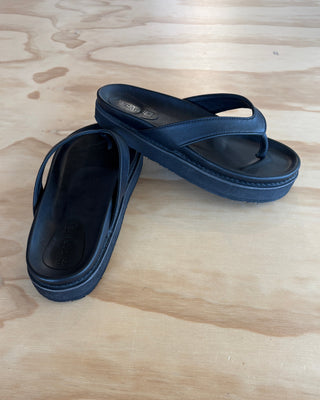 Jandals - leather - black - CARRIE