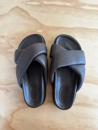 Puffer Sandals - leather - dark chocolate - CARRIE