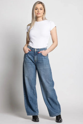NEW jeans - larrie - high rise - talea wash -barrell leg