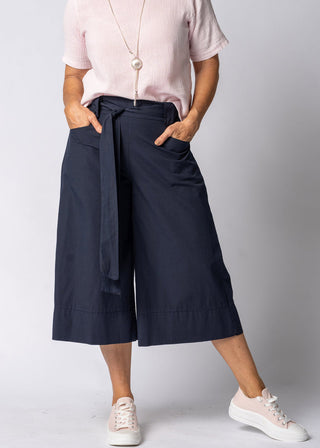 cotton shorts - knee length - navy